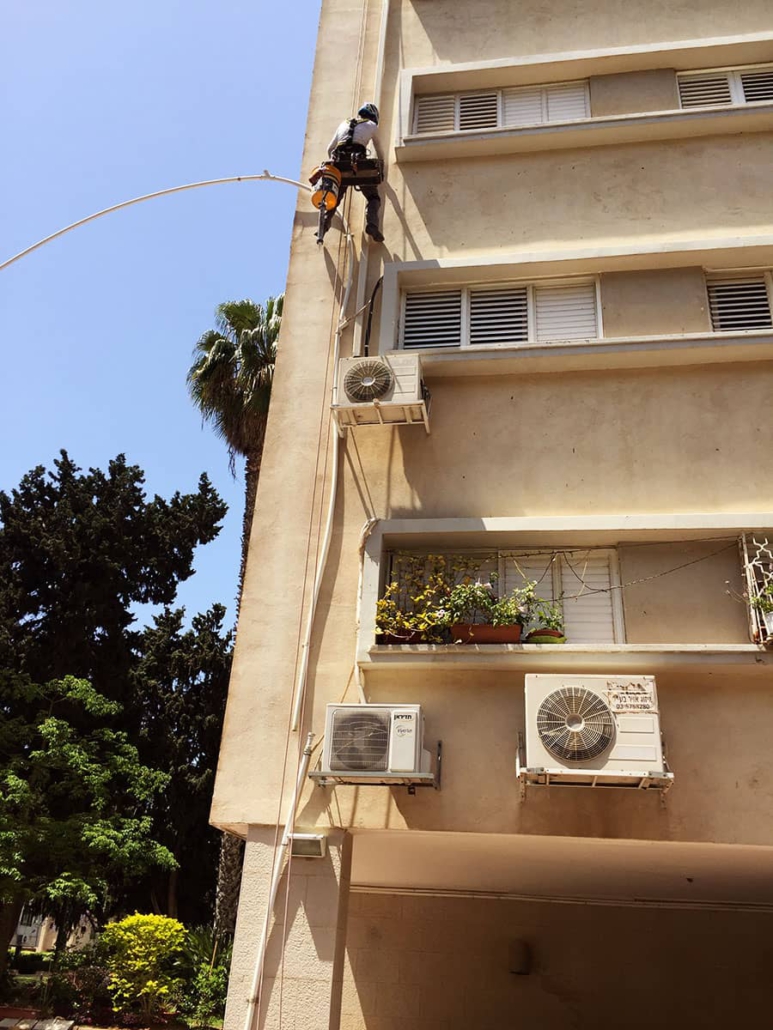 תיקון מרזב בסנפלינג בכל גובה